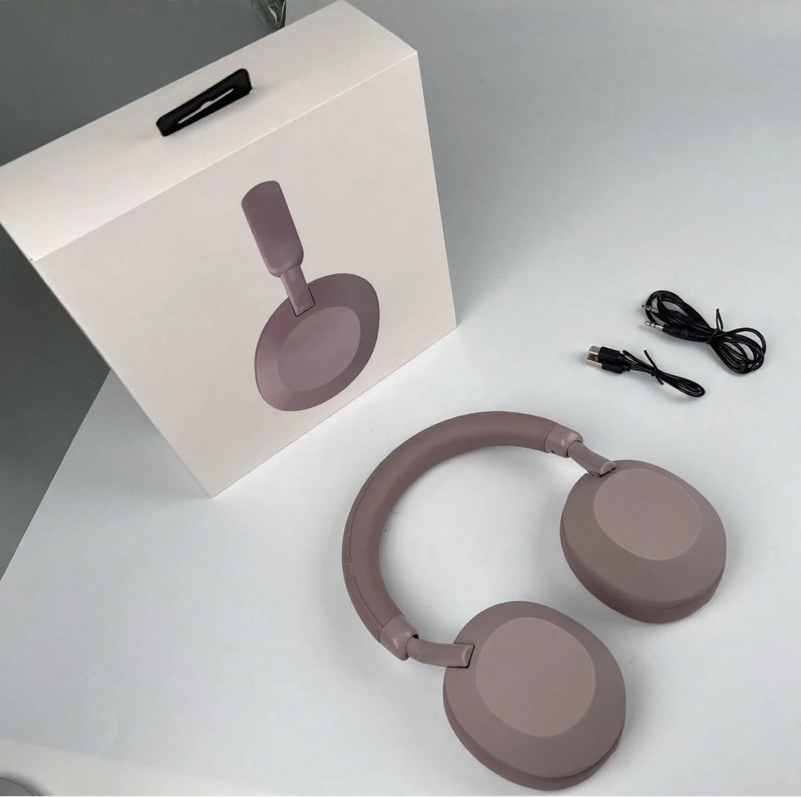 Belaidės antausinės ausinės su aktyviu triukšmo slopinimu ir stereo garsu