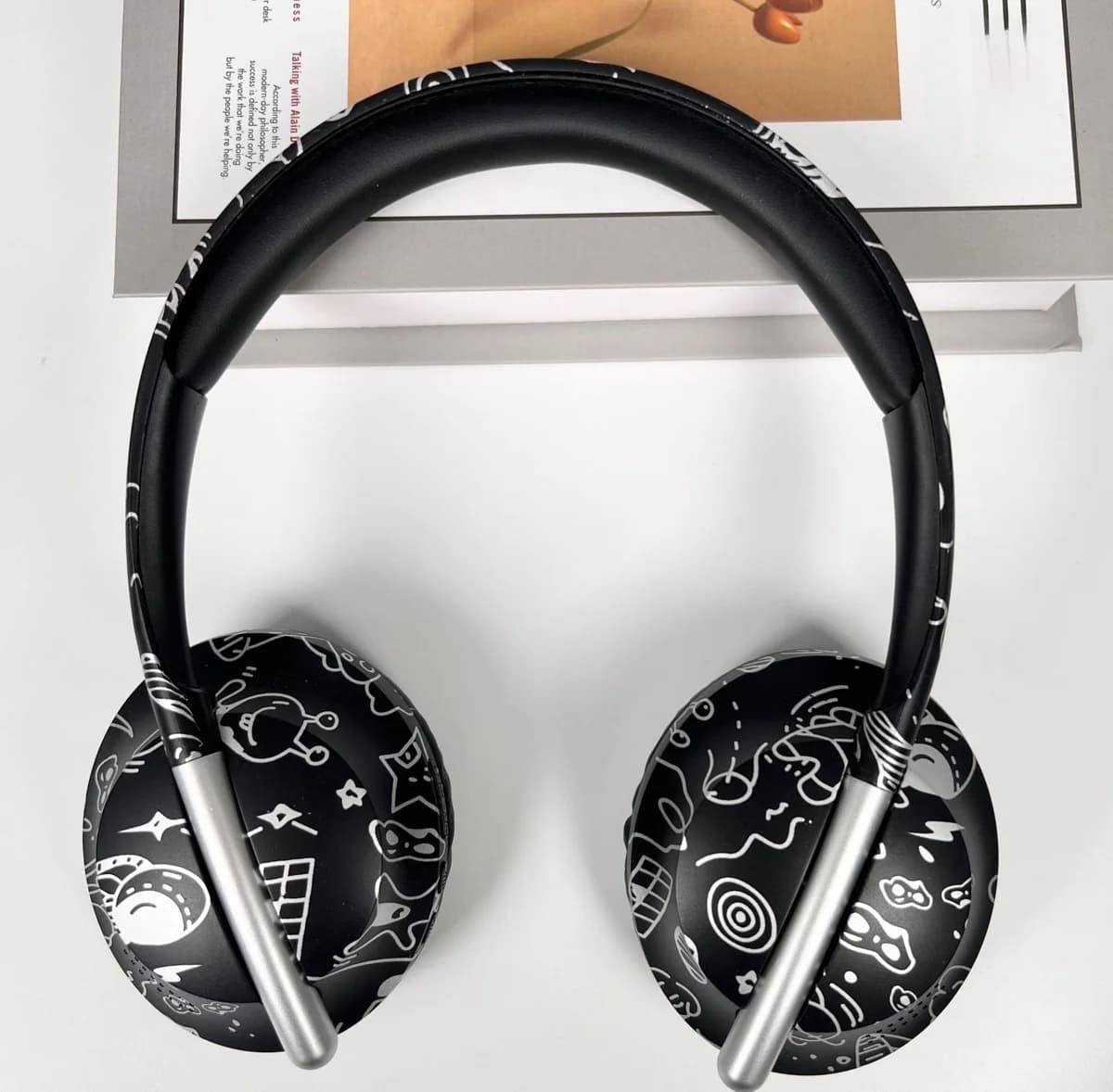 Antausinės „Bluetooth“ ausinės su TF kortelės lizdu ir belaidžiu ryšiu